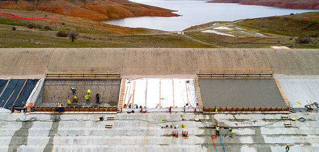photo - Lake Oroville and Emergency Spillway