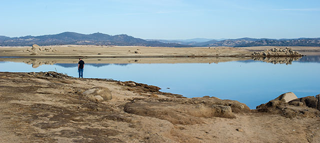 photo - Low Water Drought Conditions at Folsom Dam And Lake, Pixel CA DWR
